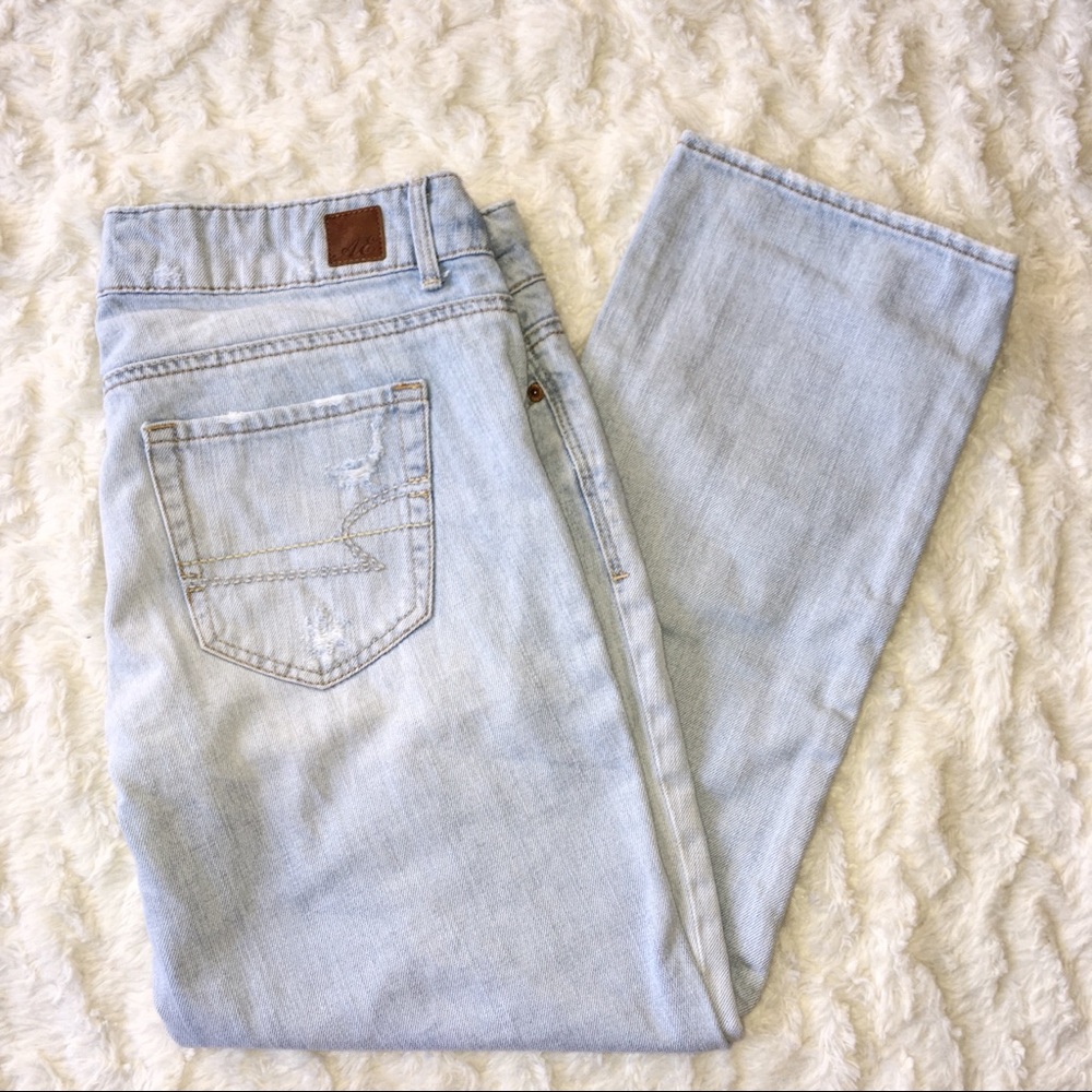 American Eagle Outfitters Light Wash Ripped Jeans
